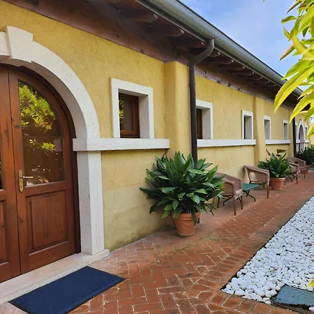 San Verolo Boutique 4* كوسترمانو